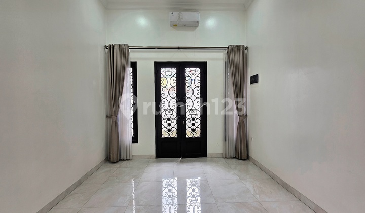 Rumah Hook Brand New Modern Classic Joglo Meruya Jakarta Barat 2