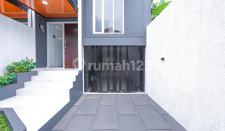 Rumah Modern Cakep 3 Lantai Full Bata Merah Jagakarsa, Jakarta Selatan