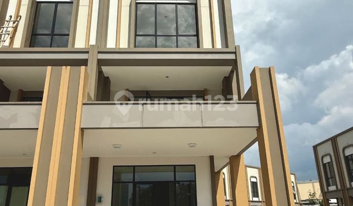 Ruko Hook Hadap Jalan Il Lago Grande Gading Serpong 3 Lantai