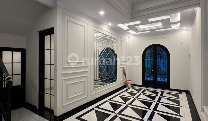 Rumah Mewah Design American Style Ada Pool