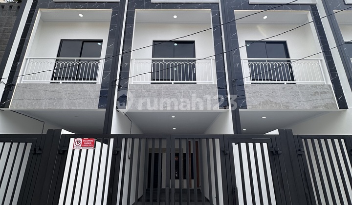 Rumah Baru Siap Huni Banyak Bonus Tanjung Duren Jakarta Barat