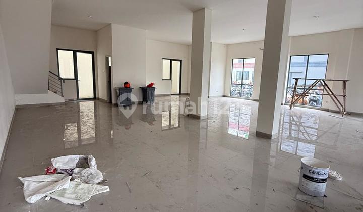 Facing Boulevard !! For Rent, Adjacent Shophouses Maggiore Serpong Tangerang