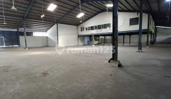 Warehouse for Sale with Loading Dock in Karang Tengah, Tangerang