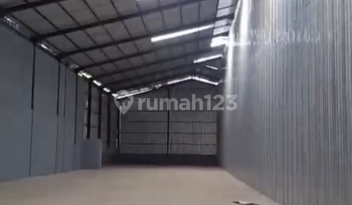 For Rent: Warehouse in Kebun Jeruk, West Jakarta For Rent: Warehouse in Kebun Jeruk, West Jakarta