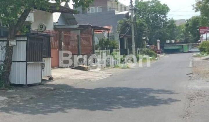 Rumah Besar Di Semarang Barat Dengan Jalan Di Depannya Lebar 2