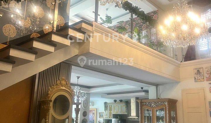 Rumah Klasik Ada Kolam Renang Komplek IKIP Harga Nego Sampai Deal 1