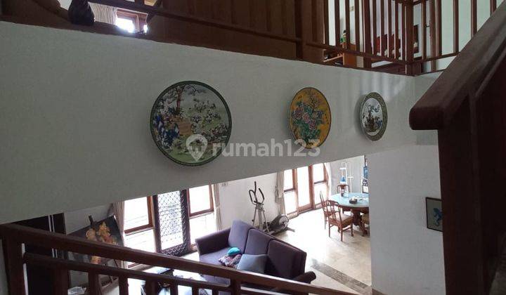 Rumah Di Daerah Kemang Dengan Fasilitas Kolam Renang  S7704 2