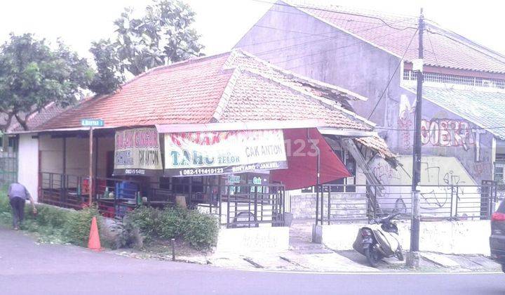 Rumah Tua HOOK Pinggir Jalan Raya Dengan Bangunan 1