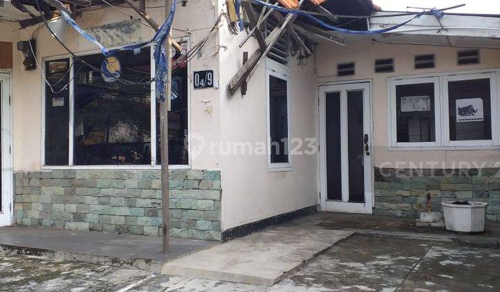 Rumah Tua HOOK Pinggir Jalan Raya Dengan Bangunan 2