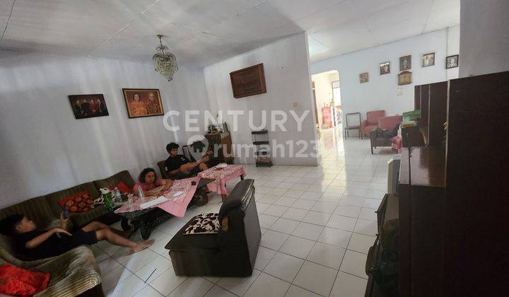 Rumah Lama Jatiwaringin Mudah Akses Tol  2