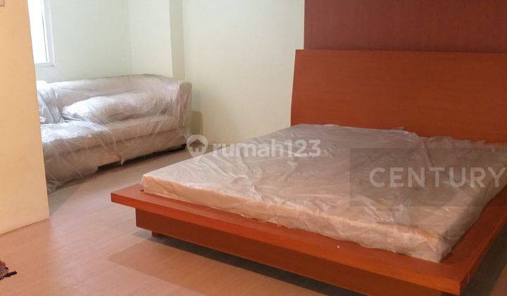 Apartment Gandeng Full Furnished Green Pramuka 2