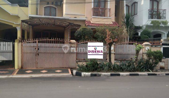 Disewakan Rumah 2 Lantai di Grand Galaxy Bekasi 1