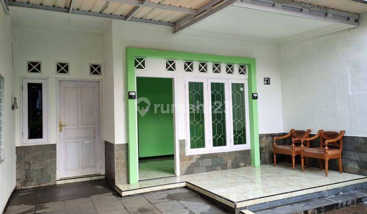 Disewakan Rumah di taman Century 2 kota bekasi 1