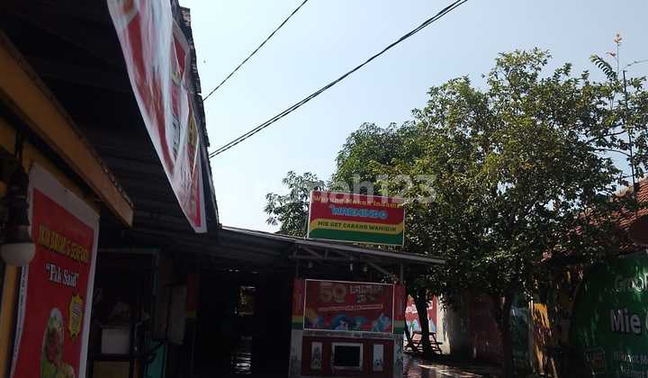 For Sale Land and House Siliwangi Right in the Center of Cirebon City 2