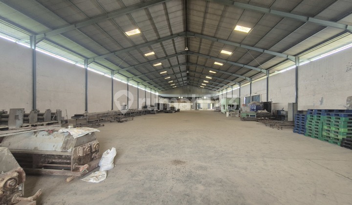 Warehouse for rent. Industrial area in Mundu, Cirebon City.