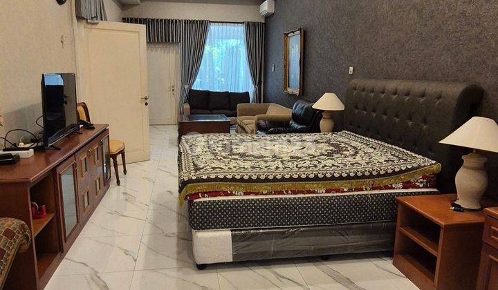 Dijual Rumahcantik 2 Lantai Full Furnished Bagus  1