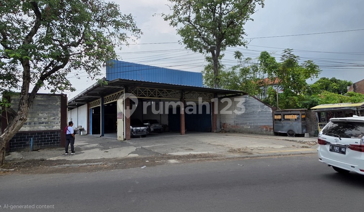 Strategic Shop House for Rent in Cirebon City on Evacuation Road