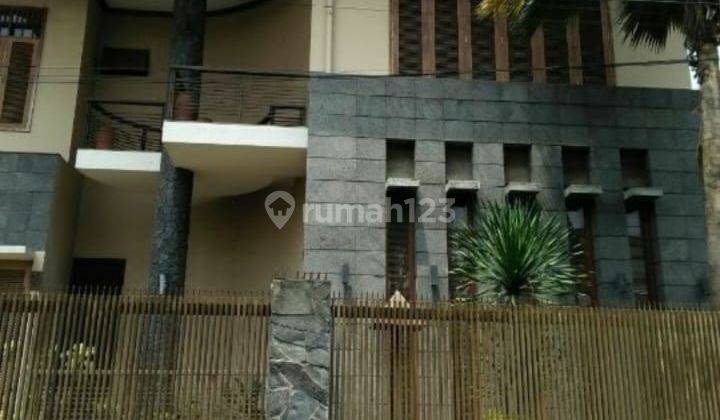  Rumah Bagus di pusat Kota di Jl Kautamaan Istri, Regol 1