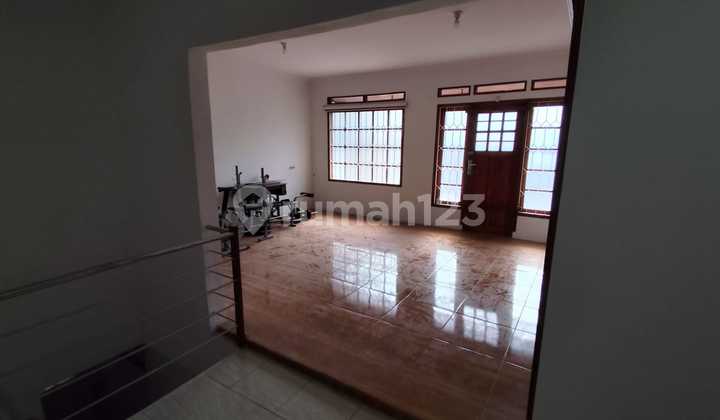 Rumah Bagus 3 Lantai Di Nata Endah Bebas Banjir