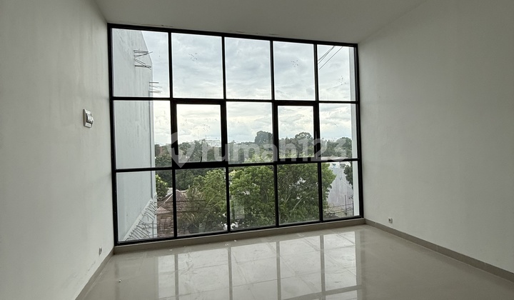 New Shop House Ready to Use Strategic Location Busy Main Road Cihampelas 2