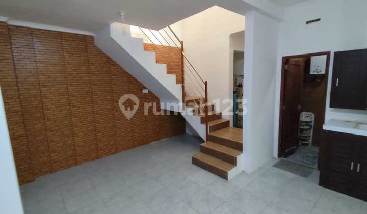 Nice 3-Storey House in Nata Endah Flood-Free 2
