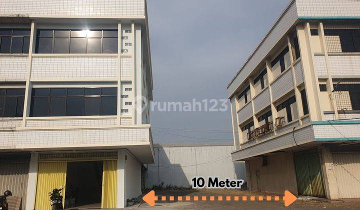 Ruko 3,5 Lantai Luas Bangunan 300++ M² Parkiran Sangat Luas 2