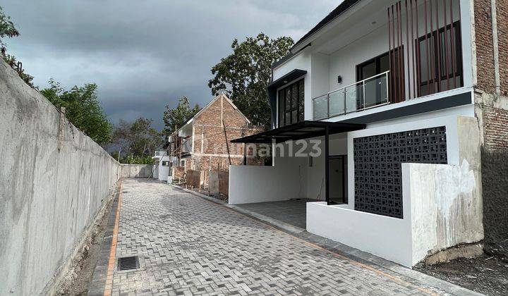 Rumah Mewah 2Lantai Siap Huni di Maguwo Sleman View Gunung Merapi 2