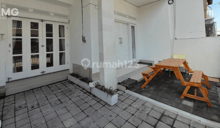 Rumah Kontrakan 2 Lantai Bagus Furnished HS di Sanur, Denpasar 2