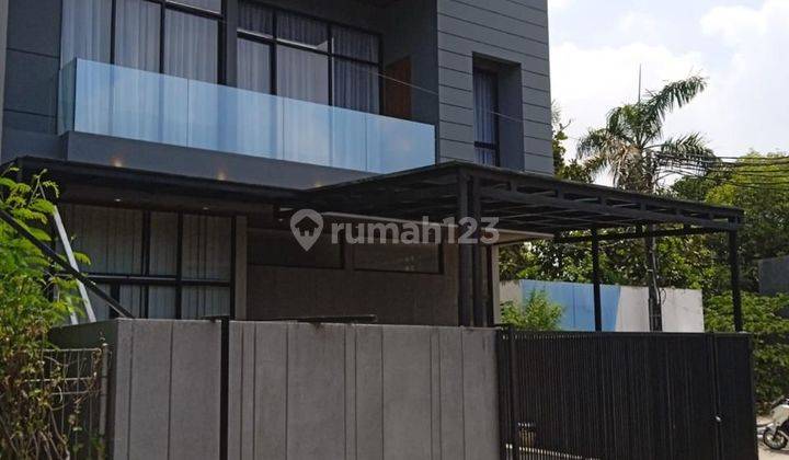 Rumah 3 Lantai Baru Semi Furnished di Cilandak, Jakarta Selatan 1