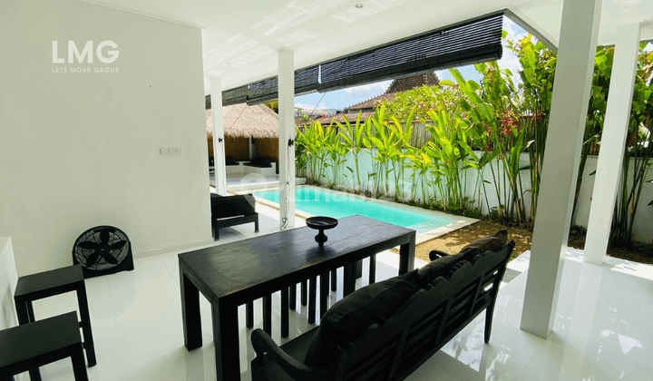 Villa 3 BR Furnished di Kerobokan, Bali 1