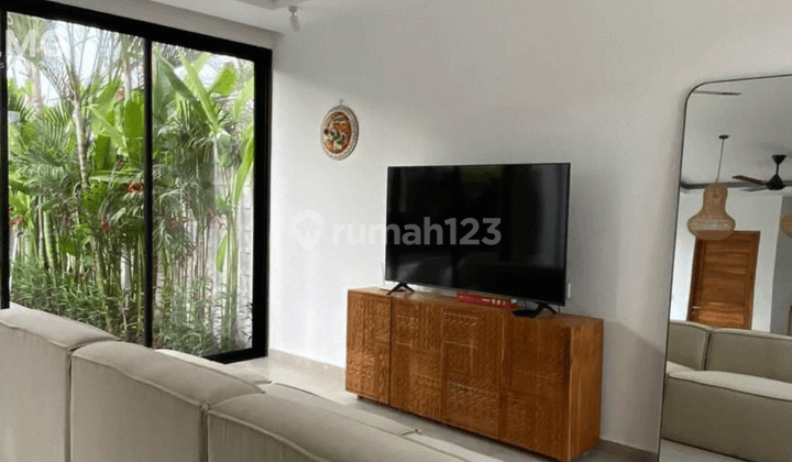 Villa 2 Lantai Dengan 4 BR Furnished di Canggu, Bali 2