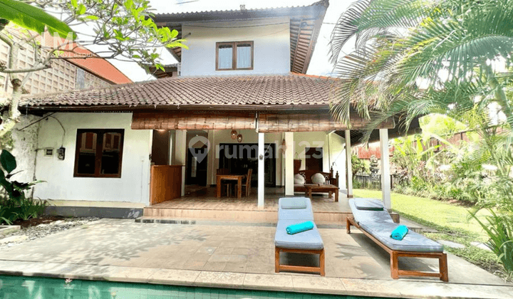 Villa 2 Kamar Tidur Furnished di Kerobokan, Bali 1