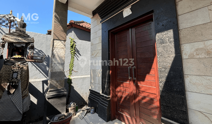 Rumah Kontrakan 2 Lantai Bagus Unfurnished HS di Serangan, Denpasar 1