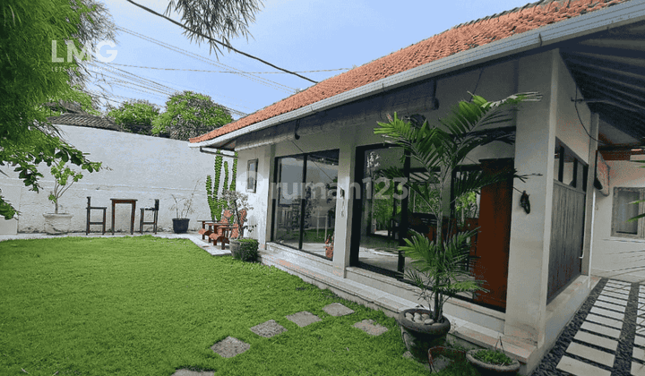 Disewakan Villa 4 Kamar Tidur Furnished di Umalas, Badung 1