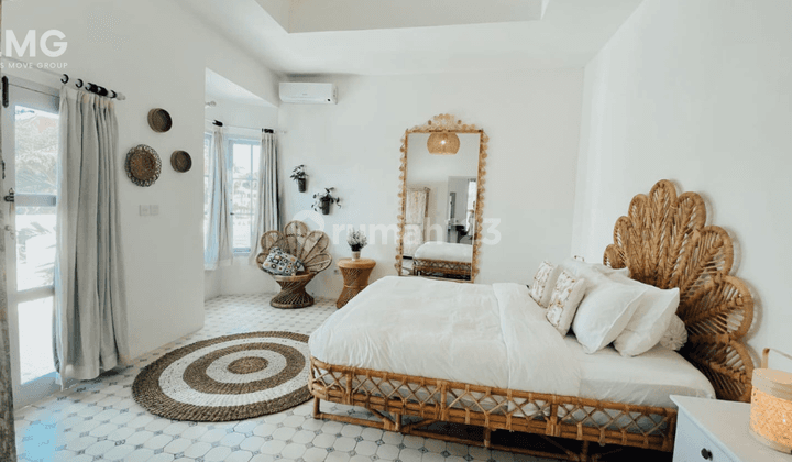 Disewakan Villa 4 Kamar Tidur Furnished di Seminyak, Bali  2