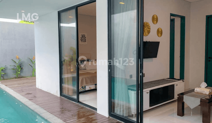 Dijual Villa Freehold Furnished di Kerobokan, Bali 1