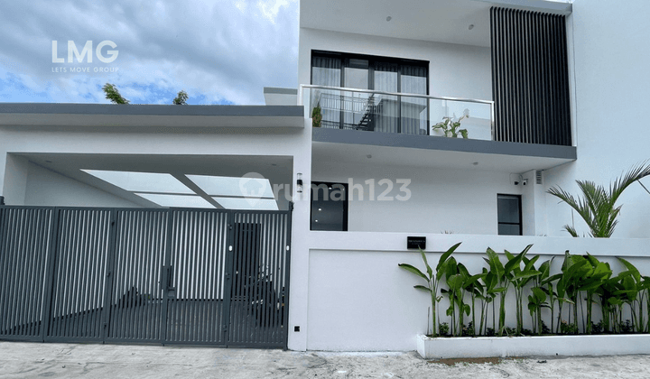 Dijual Villa Modern 4 Kamar Tidur di Canggu, Bali 1