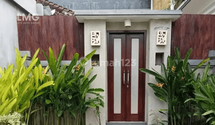 Villa 3 Kamar Disewakan Tahunan Furnished di Seminyak, Bali 1