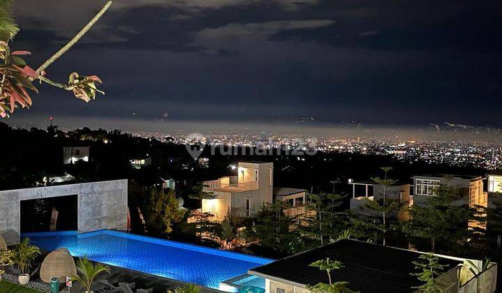 Satu-satunya view indah di Bandung! Rumah 3lt udara sejuj 1