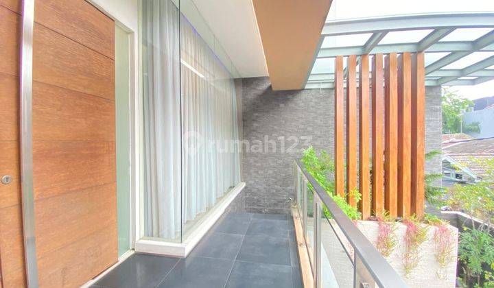 Mewah, Megah Rumah Di Jual Cepat Design Arsitek Dengan Bassement  2