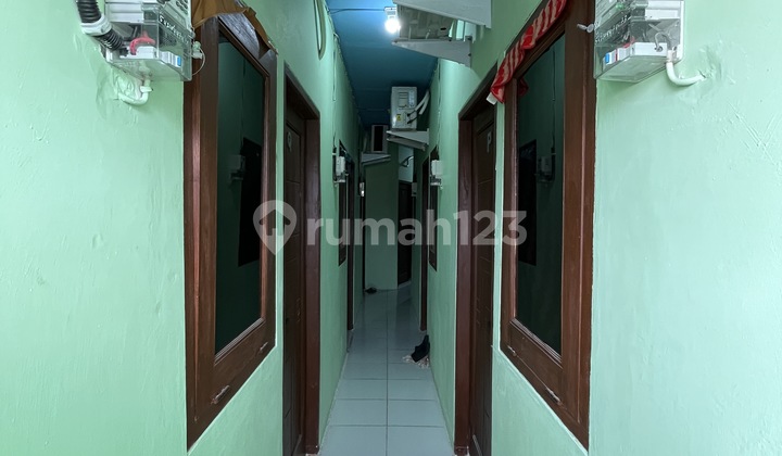 Hot Deal! Kost Murah 31 Kamar Plus Kamar Mandi Dalam ROI 13% Akses 2 Mobil, Lokasi Super Strategis Pusat Kota & Bisnis. 2