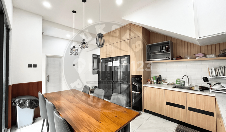 Income 1,08 M/Tahun Roi Tinggi 10-11% Kost Eksklusif 33 Kamar Full Terisi 2 Menit ke Binus & 5 Menit ke Perkantoran Slipi