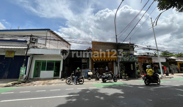 JUAL RUGI 3 M DI BAWAH NJOP Kost 30 Kamar + 3 Ruko, ROI 10-11% Lokasi Super Strategis Pinggir Jalan Raya Lebar Jln 3 Mobil, Dekat Stasiun, LRT, Perkantoran, Pusat Bisnis, Mall di Tebet, Jakarta Selatan JUAL RUGI 3 M DI BAWAH NJOP Kost 30 Kamar + 3 Ruko, ROI 10-11% Lokasi Super Strategis Pinggir Jalan Raya Lebar Jln 3 Mobil, Dekat Stasiun, LRT, Perkantoran, Pusat Bisnis, Mall di Tebet, Jakarta Selatan