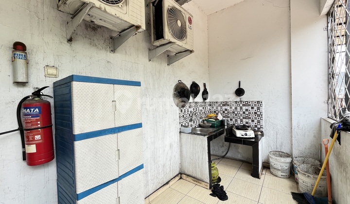 Roi Tinggi 11% Full Terisi Kost 36 Kamar  TURUN HARGA Super Strategis Pinggir Jln Raya Akses 2 Mobil Di Pademangan