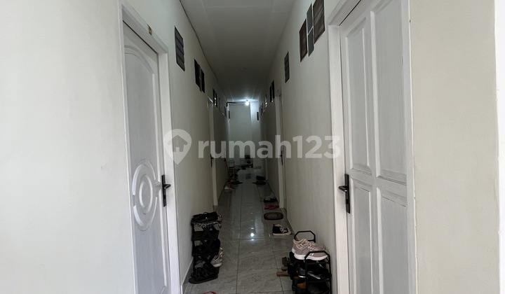 Hanya 120 M ke Jln Raya Kost Eksklusif 37 Kamar Full Terisi di Petojo Omset 924 Jt/Tahun Roi 10% Jln Lebar 2 Mobil Lokasi Prime 2