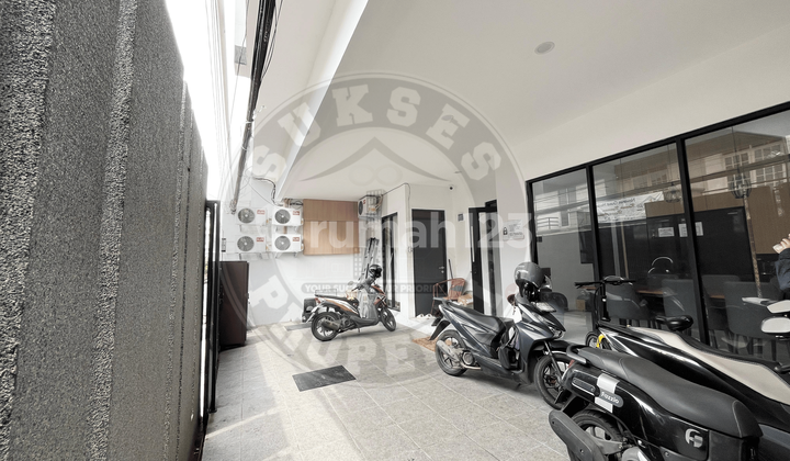 Roi Tinggi 10-11% Kost Eksklusif 33 Kamar Full Terisi Income 1,08 M/Tahun 2 Menit ke Binus & 5 Menit ke Perkantoran Slipi Roi Tinggi 10-11% Kost Eksklusif 33 Kamar Full Terisi Income 1,08 M/Tahun 2 Menit ke Binus & 5 Menit ke Perkantoran Slipi