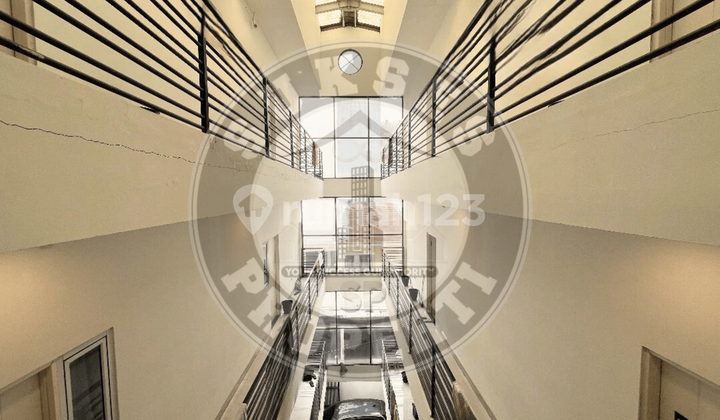 Cashflow 1,5 M/Tahun, Roi Tinggi 10-11%, Kost Exclusive Lux 42+1 Kamar, Carport 5 Mobil, 2 Menit Pusat Bisnis Mangga Besar