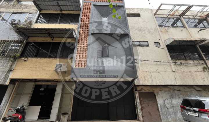 Only 300m to Station, Revenue Potential 600M/Year, Boarding House Under Construction 18 Rooms East Pinangsia, ROI 10% in Active Business Area Near Offices, Banking, Hotels, Shops, Glodok, Hospital, Complete Transport Access MRT, Station & Busway. 2