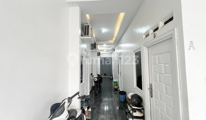 Full Terisi Kos Eksklusif 33+1 Kamar Fullfurnished Roi 11%, Akses Jalan 2 Mobil, Lokasi Strategis Banget Pinggir Jalan Raya di Tomang. Bangunan Kokoh, Potensi Tingkatkan Omset Dengan Up Fasilitas 