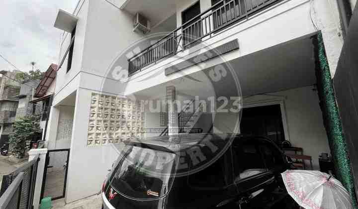 Price Drop! Price Equivalent to Bank Appraisal! 2 Minutes to MH Thamrin University House + 10-Room Boarding House in Kemang Fully Occupied - Can Add More Rooms! 1